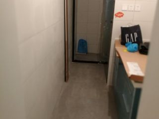 地砖铺贴及地面找平施作