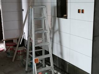 厨房、卫生间墙砖施作