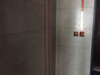 厨房、卫生间墙砖施作