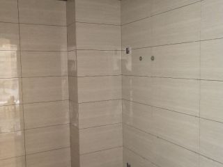 厨房、卫生间墙砖施作