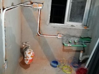 水、电管开槽施工