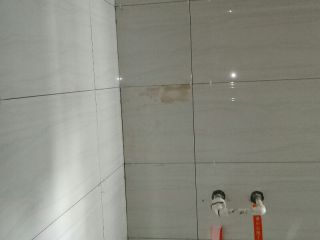厨房、卫生间墙砖施作