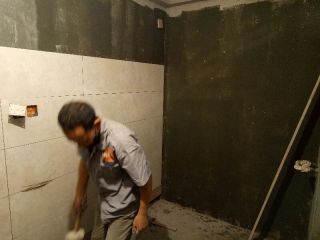 厨房、卫生间墙砖施作