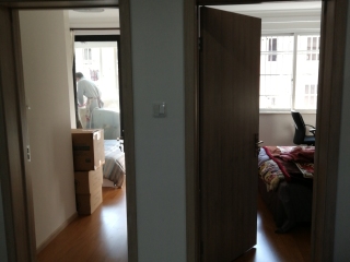 套装门、踢脚线安装