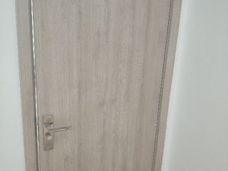 套装门、踢脚线安装
