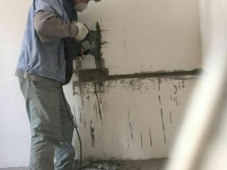 水、电管开槽施作