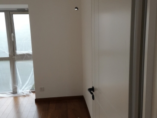成品门及墙纸铺贴