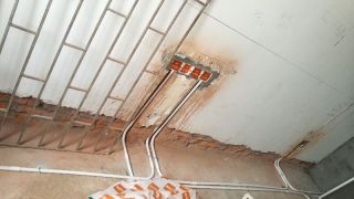 水、电管开槽施作