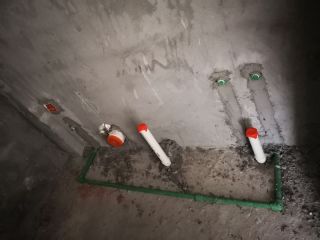 水、电管开槽施作