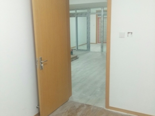 套装门、踢脚线安装
