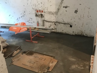 地砖铺贴及地面找平施作