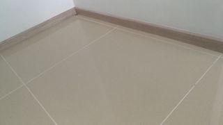 套装门、踢脚线安装
