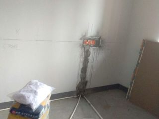 强、弱电布管穿线