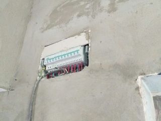 水、电管开槽施作