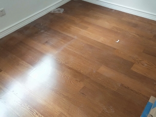 实木复合地板铺设