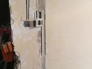 强、弱电路穿线施作