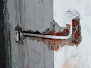 强、弱电路穿线施作