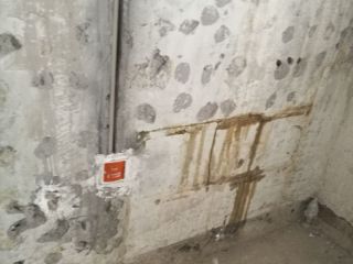 水、电管开槽施作