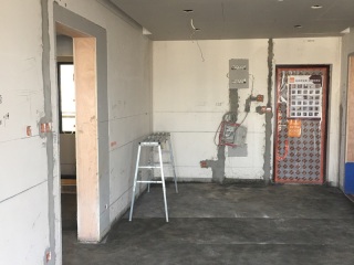 地砖铺贴及地面找平施作