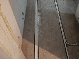 水、电管开槽施作