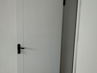 成品门及墙纸铺贴