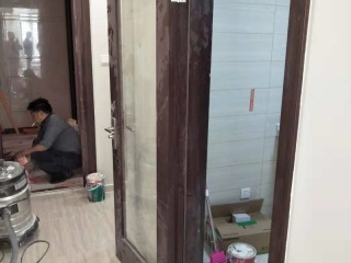 套装门、踢脚线安装