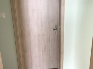 套装门、踢脚线安装