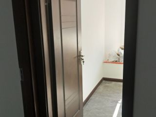 成品门及墙纸铺贴