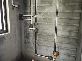 水、电管开槽施工