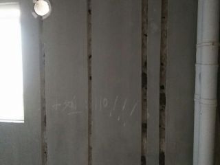 水、电管开槽施工