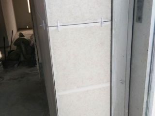 厨房、卫生间墙砖施作