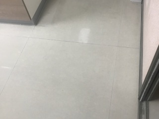 地砖铺贴及地面找平施作
