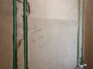 水、电管开槽施作