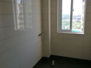 厨房、卫生间墙砖施作