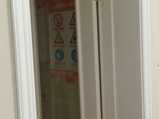 套装门、踢脚线安装
