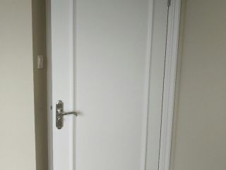 套装门、踢脚线安装