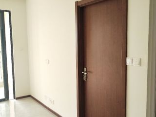 套装门、踢脚线安装