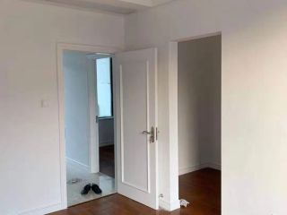 成品门及墙纸铺贴
