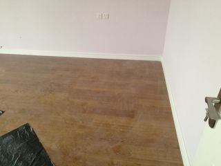 套装门、踢脚线安装