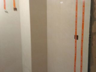 厨房、卫生间墙砖施作