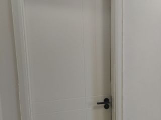 套装门、踢脚线安装