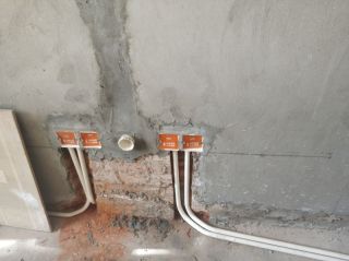 水、电管开槽施工