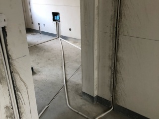水、电管开槽施工