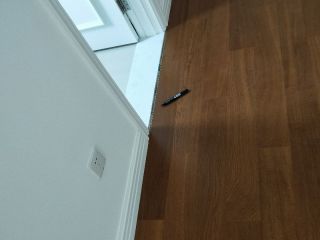 套装门、踢脚线安装