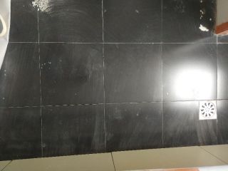 地砖铺贴及地面找平施作