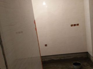 厨房、卫生间墙砖施作