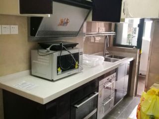 地砖铺贴及地面找平施作