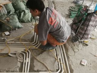 强、弱电路穿线施作