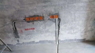水、电管开槽施工