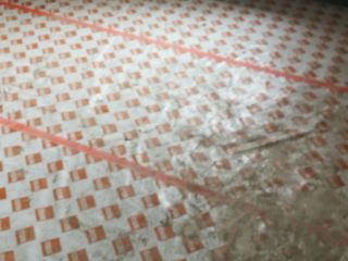 地砖铺贴及地面找平施作